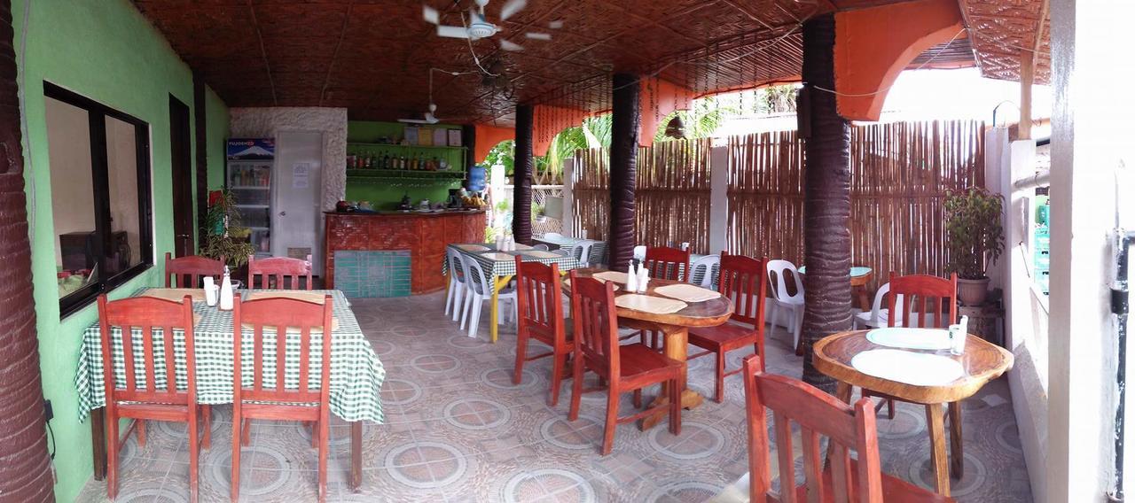 Guanna'S Place Room And Resto Bar Логон Экстерьер фото