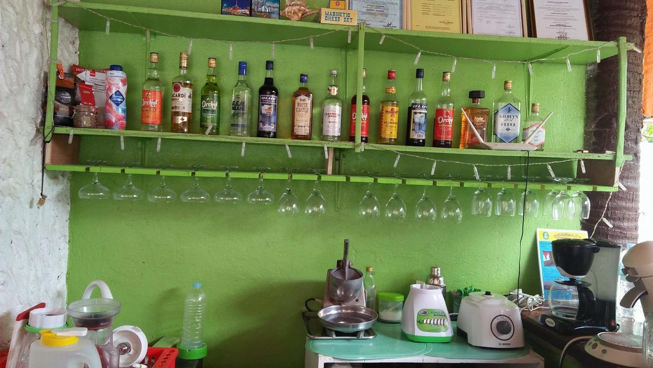 Guanna'S Place Room And Resto Bar Логон Экстерьер фото